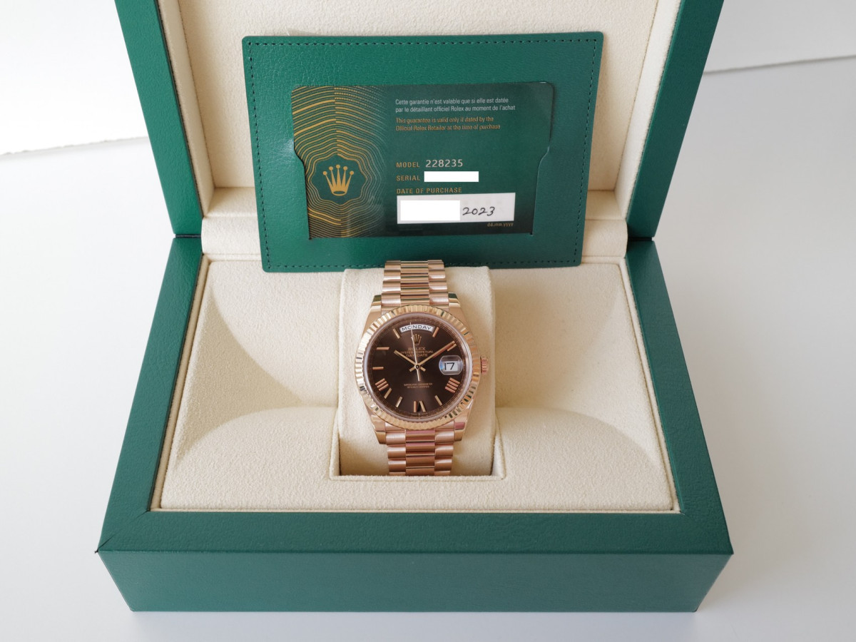 Швейцарський годинник Rolex Day-Date 40 Rose Gold 18K Chocolate Brown Roman Dial