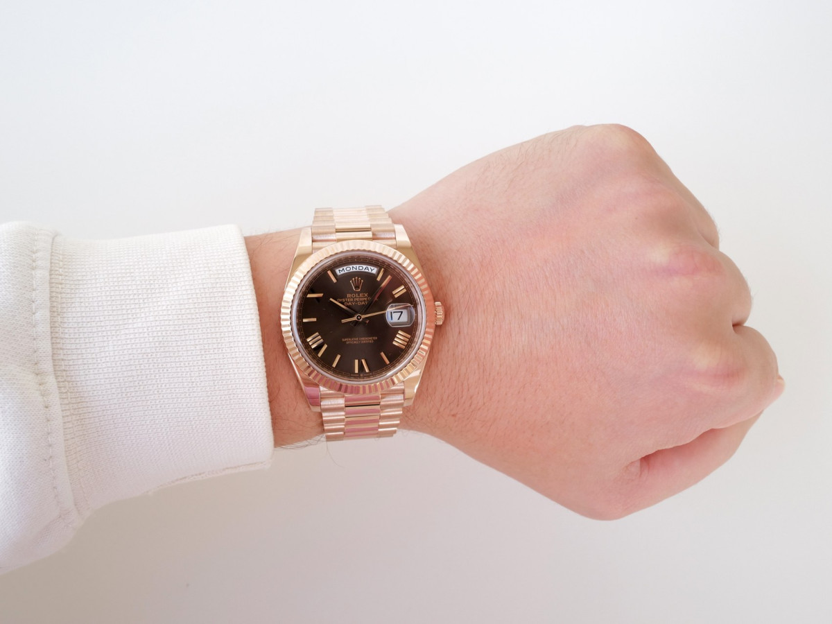 Швейцарський годинник Rolex Day-Date 40 Rose Gold 18K Chocolate Brown Roman Dial
