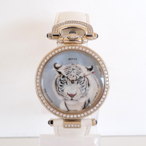Швейцарские часы Bovet Amadeo Fleurier Handcrafted 18K White Gold Diamond Set MOP Tiger Dial