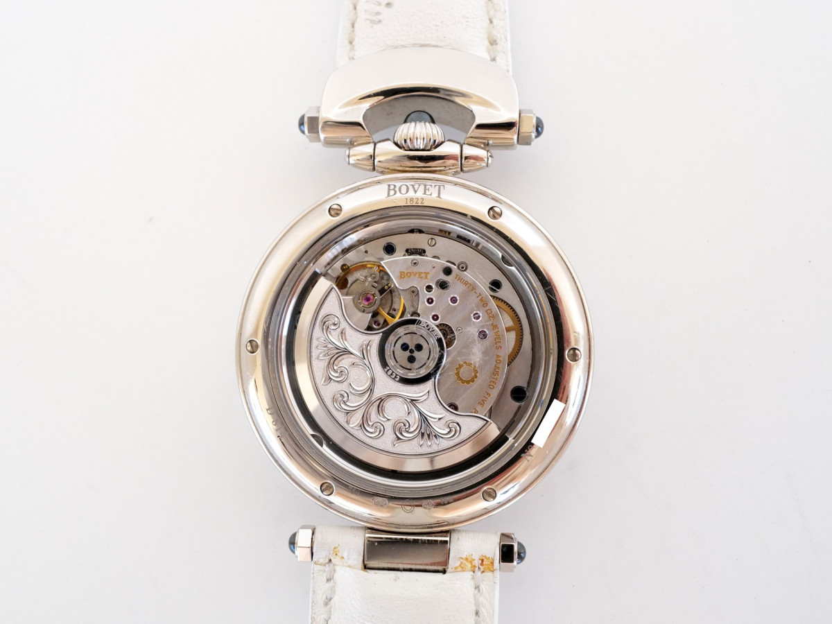 Швейцарские часы Bovet Amadeo Fleurier Handcrafted 18K White Gold Diamond Set MOP Tiger Dial