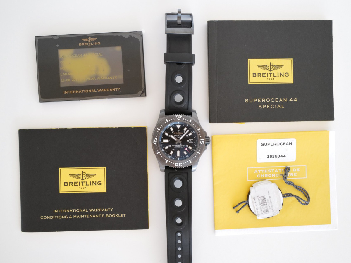 Швейцарские часы Breitling Superocean Special Black 44