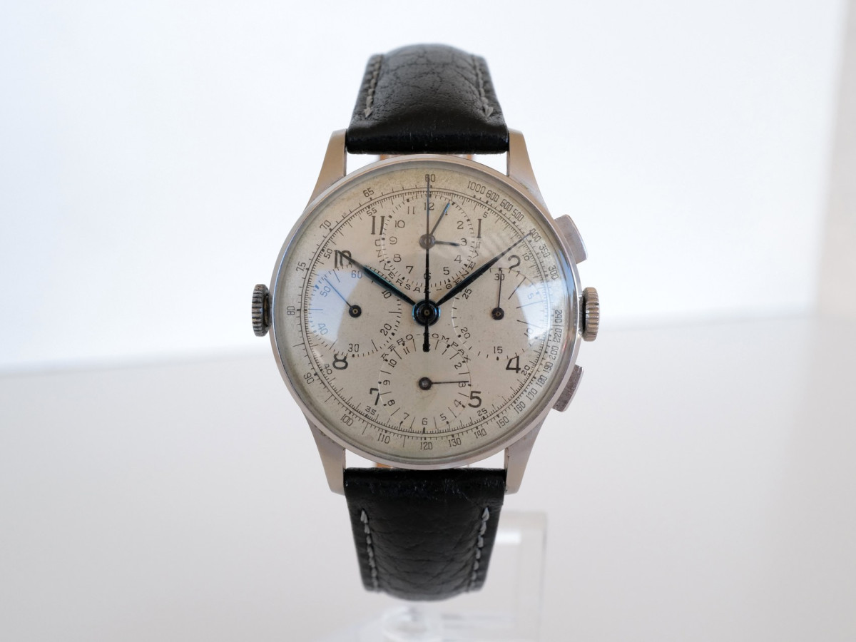 Швейцарський годинник Universal Geneve Aero-Compax Chronograph