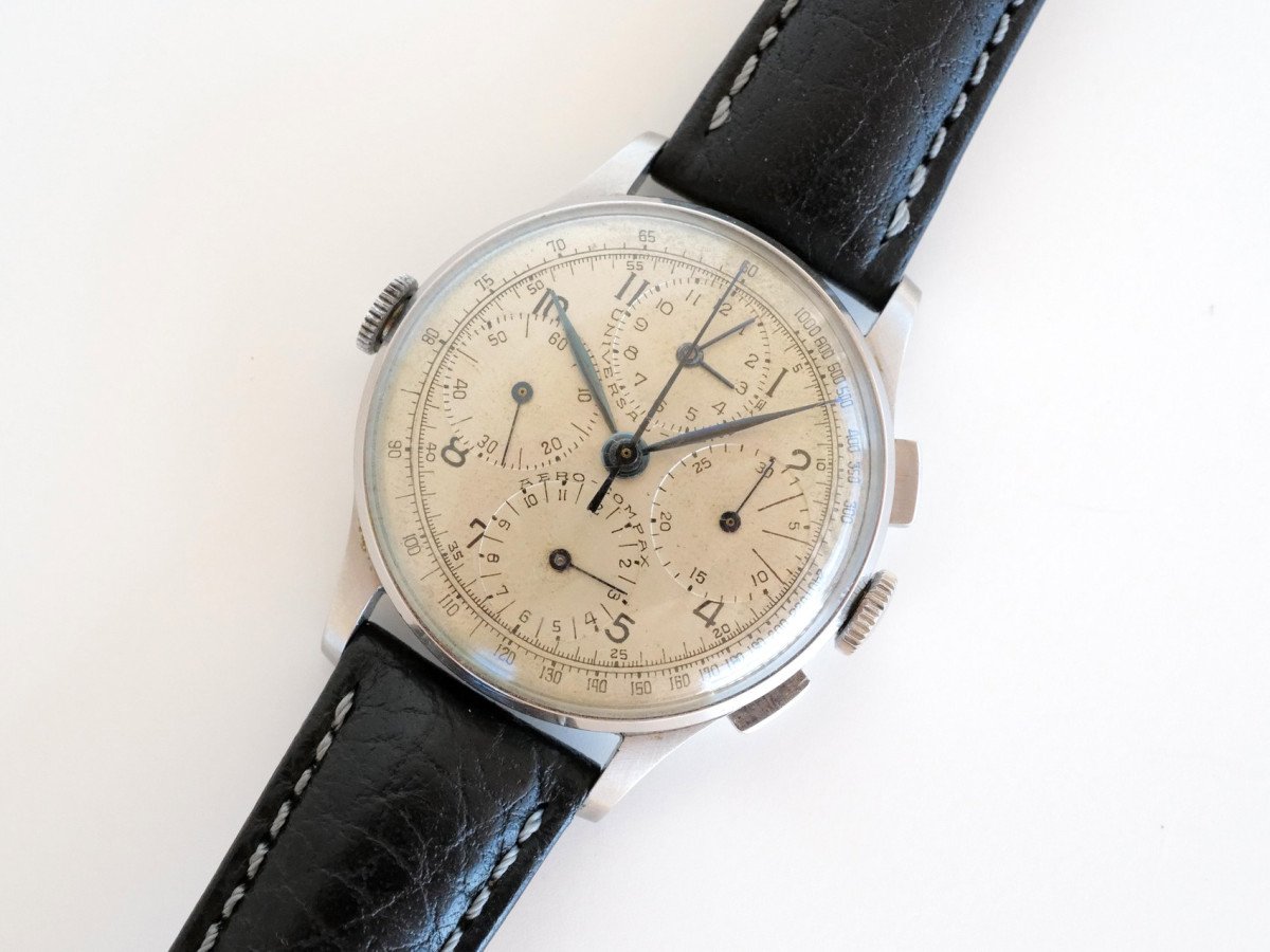 Швейцарський годинник Universal Geneve Aero-Compax Chronograph