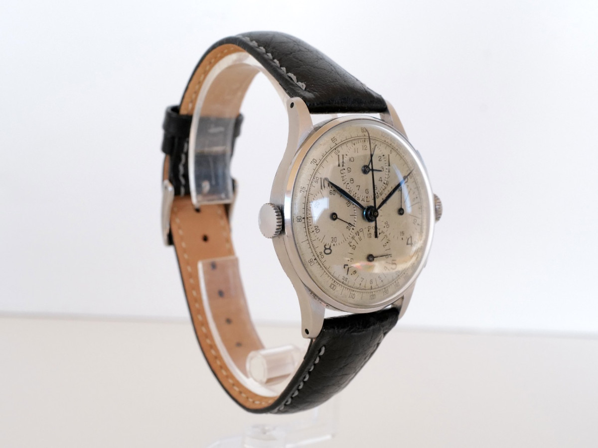 Швейцарський годинник Universal Geneve Aero-Compax Chronograph