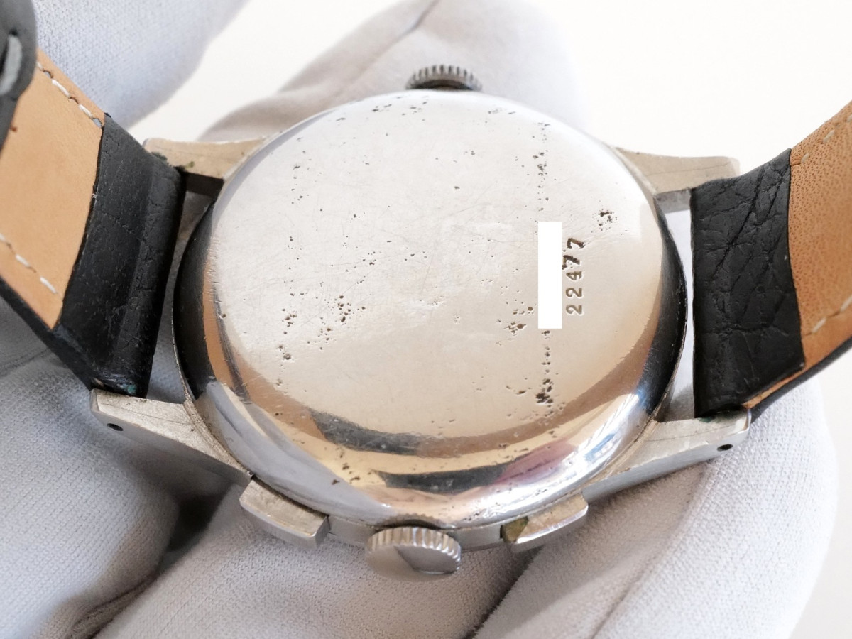 Швейцарський годинник Universal Geneve Aero-Compax Chronograph