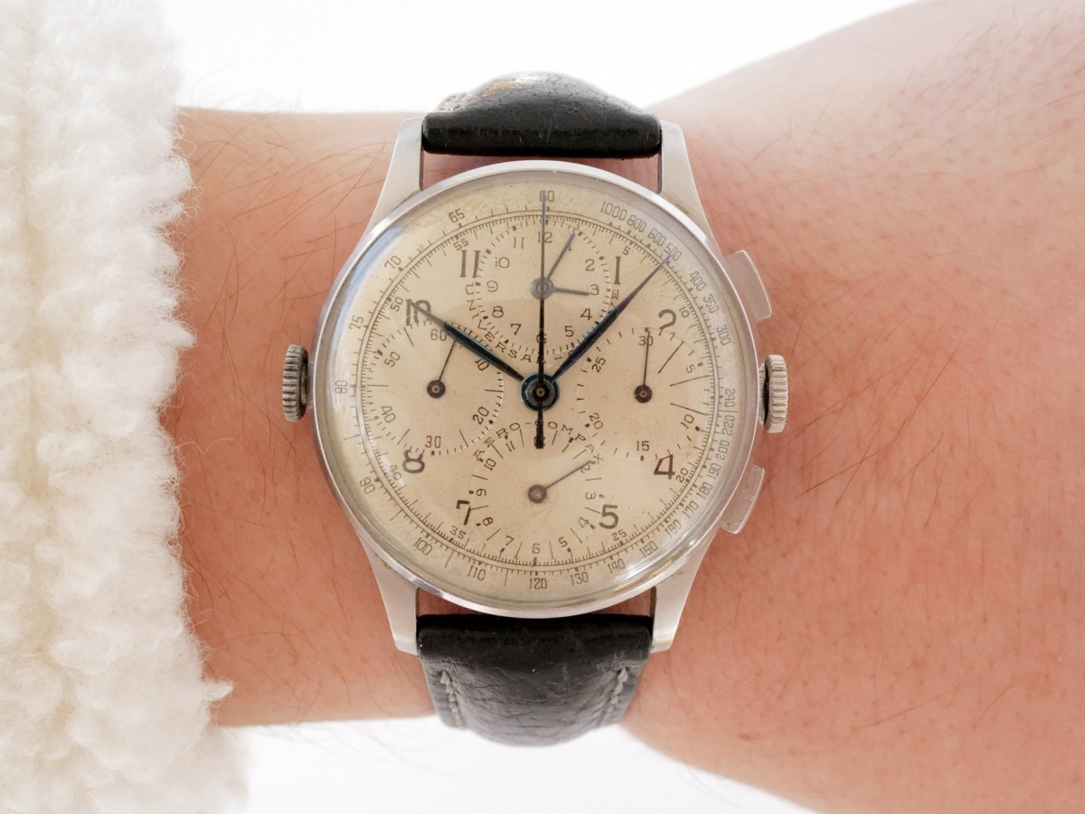 Швейцарський годинник Universal Geneve Aero-Compax Chronograph