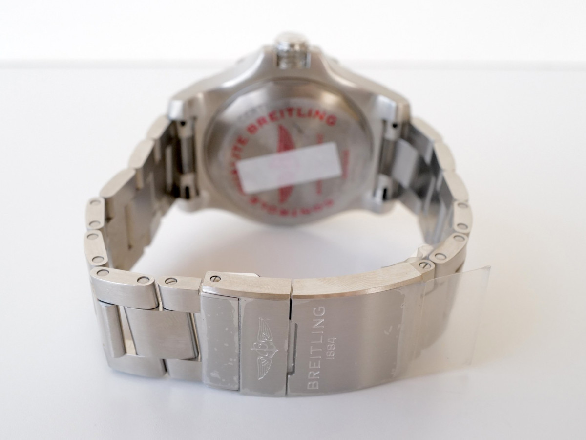 Швейцарський годинник Breitling Avenger Automatic 45 Seawolf