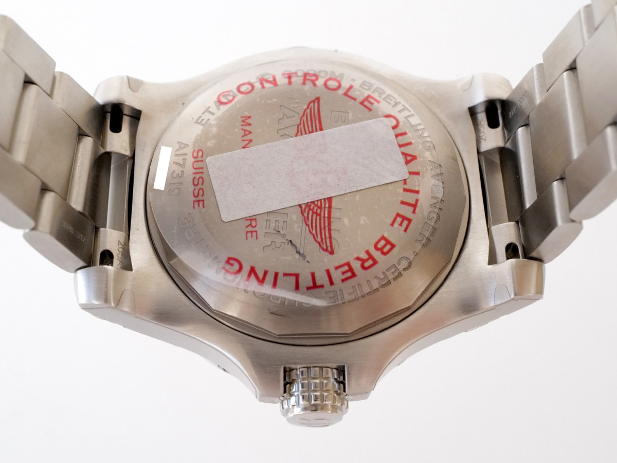 Швейцарський годинник Breitling Avenger Automatic 45 Seawolf