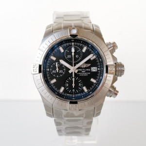 Швейцарський годинник Breitling Avenger Chronograph 43
