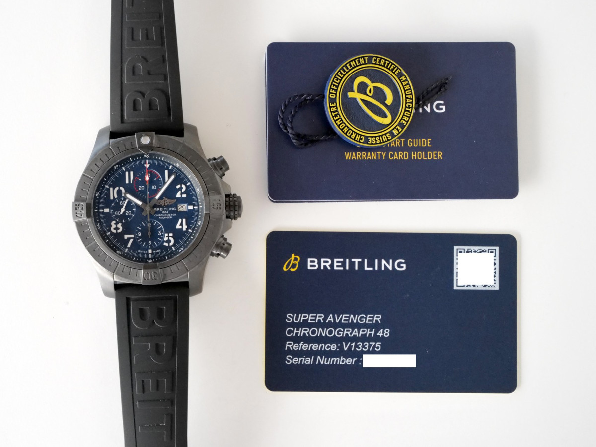 Швейцарський годинник Breitling Super Avenger Chronograph 48 Night Mission