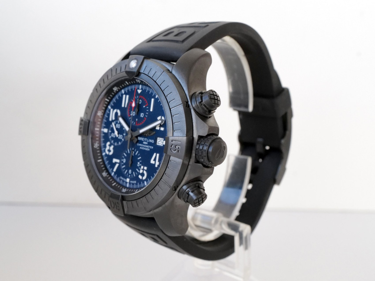 Швейцарський годинник Breitling Super Avenger Chronograph 48 Night Mission