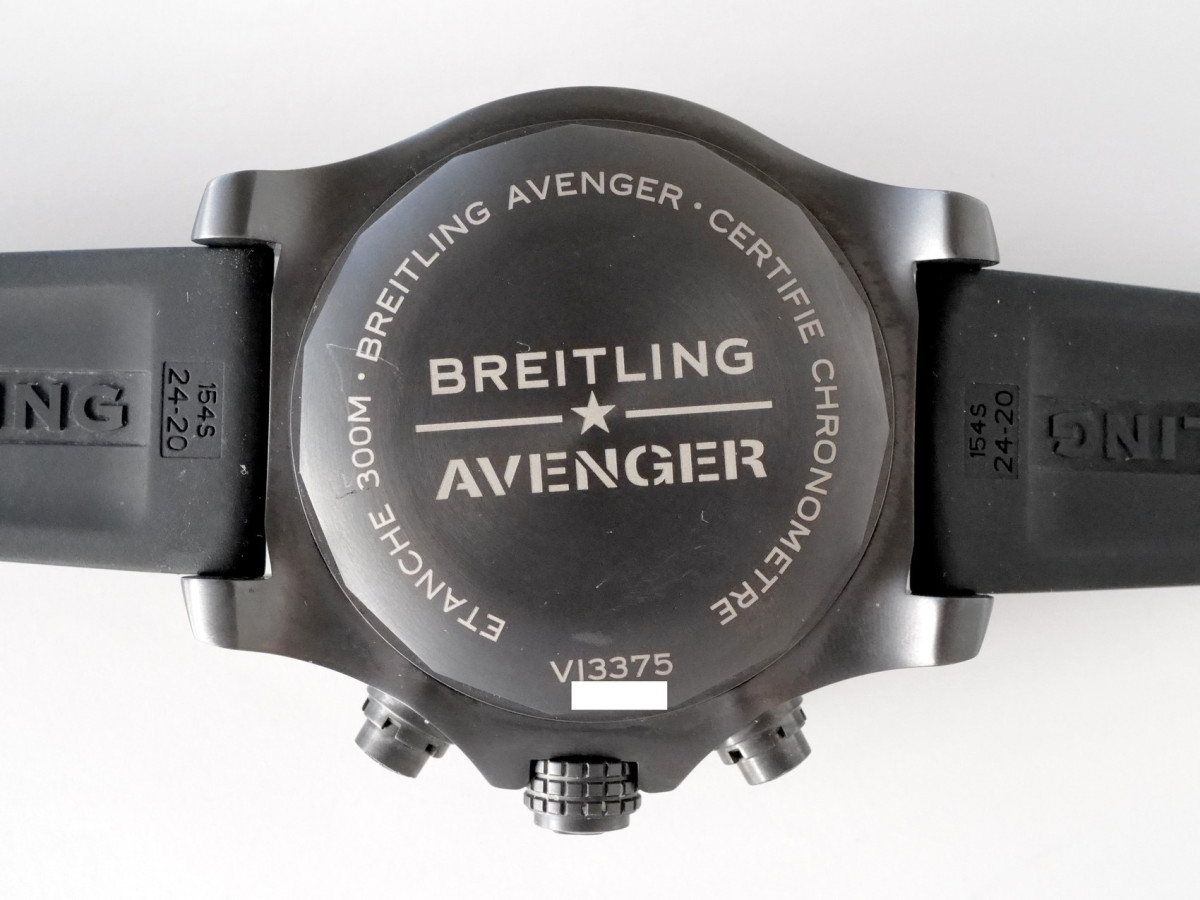 Швейцарський годинник Breitling Super Avenger Chronograph 48 Night Mission