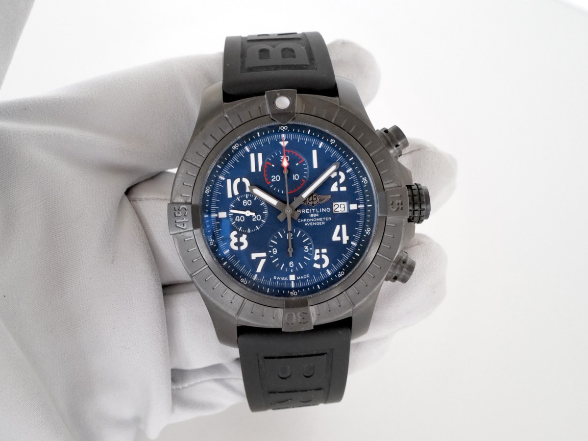 Швейцарський годинник Breitling Super Avenger Chronograph 48 Night Mission