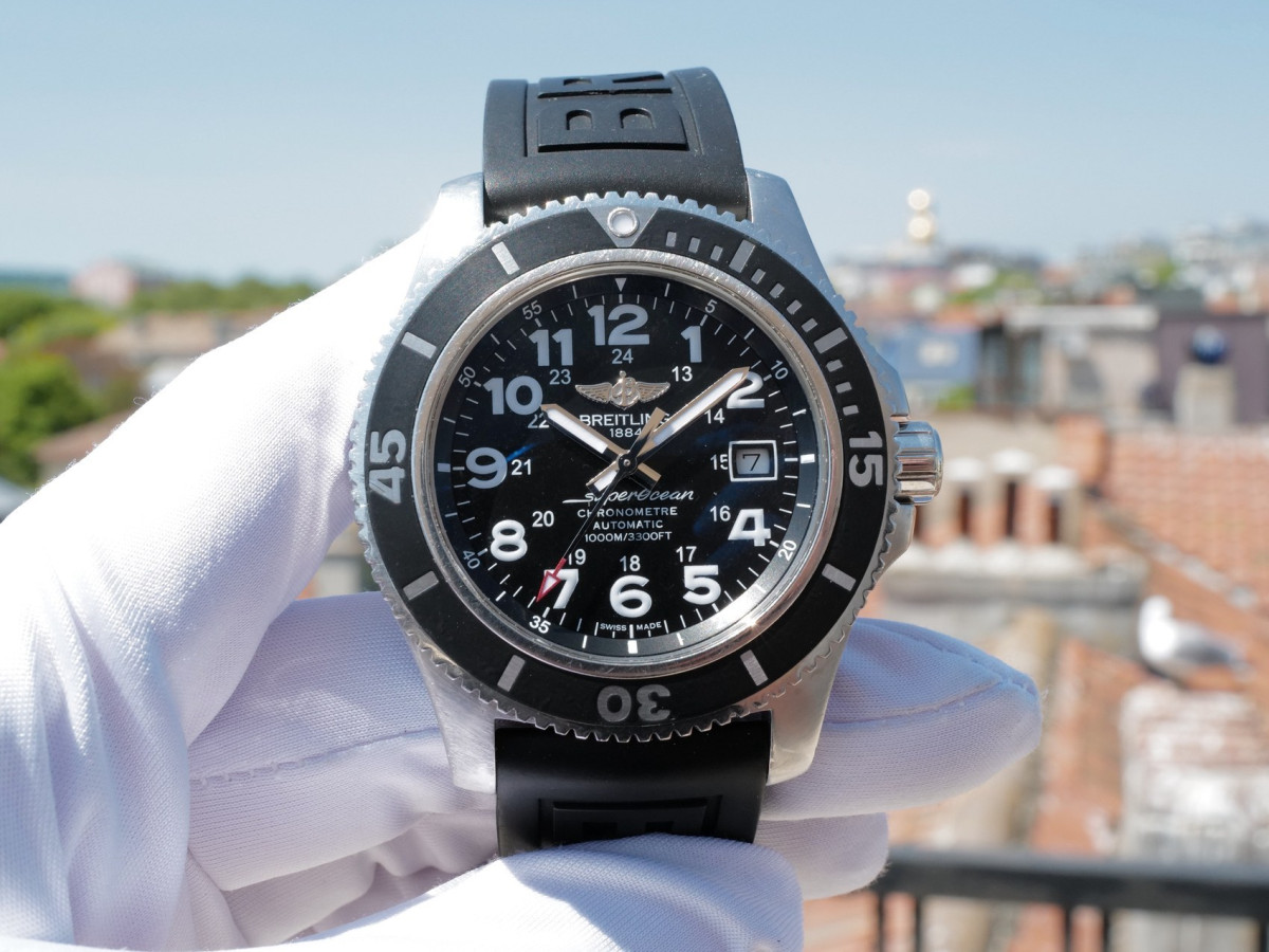 Швейцарський годинник Breitling SuperOcean II 44