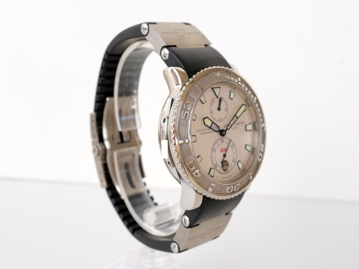 Швейцарские часы Ulysse Nardin Maxi Marine Diver White Dial 40