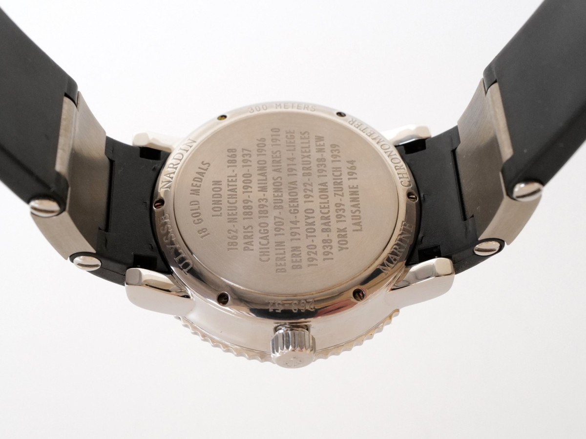 Швейцарские часы Ulysse Nardin Maxi Marine Diver White Dial 40