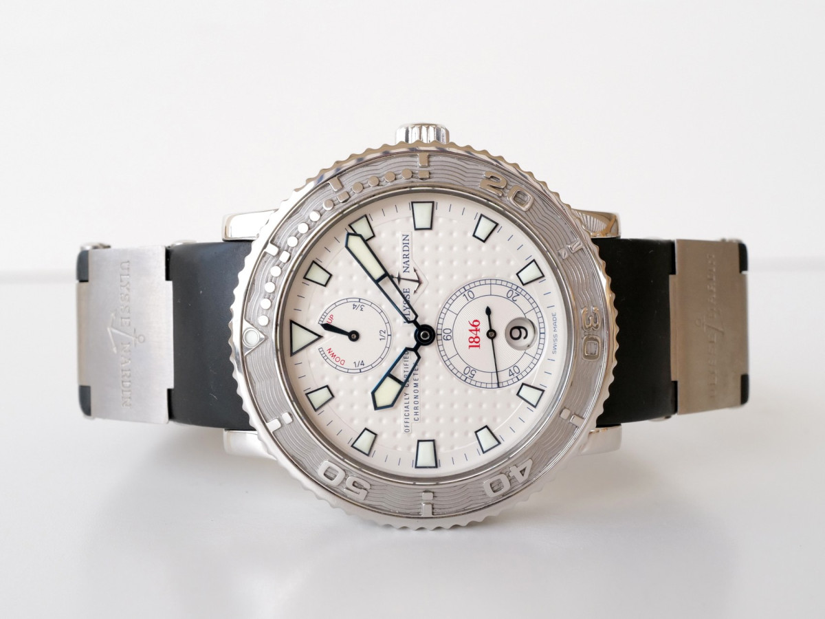 Швейцарские часы Ulysse Nardin Maxi Marine Diver White Dial 40