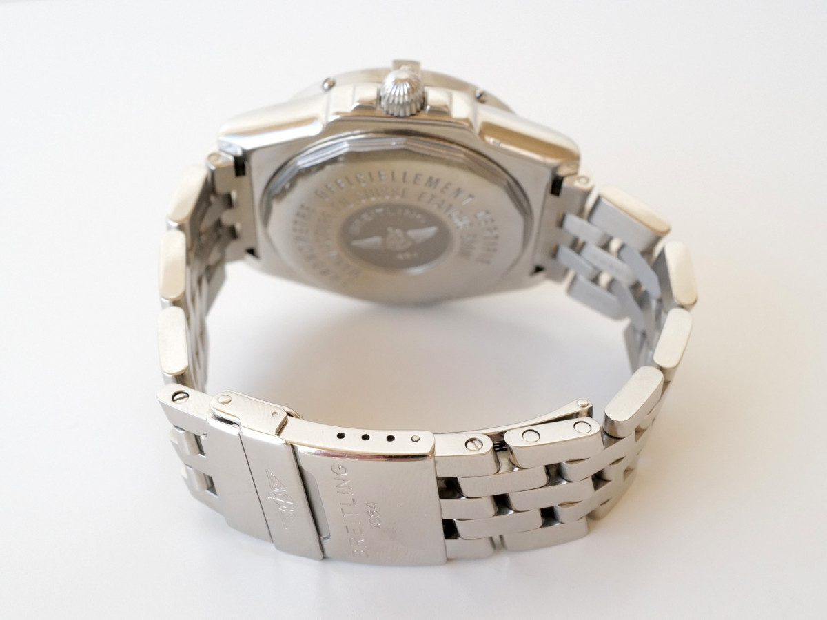 Швейцарський годинник Breitling Headwind Day-Date Blue Dial 44