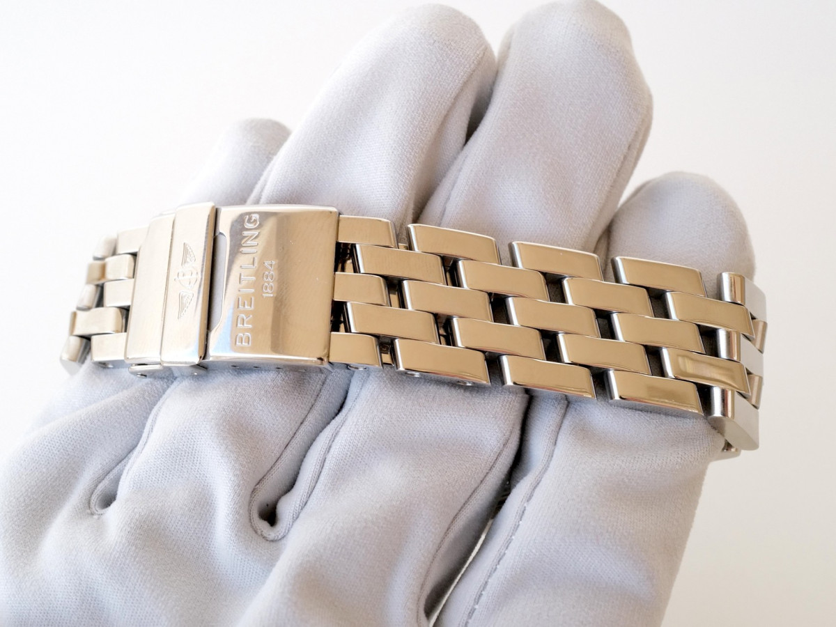 Швейцарський годинник Breitling Headwind Day-Date Blue Dial 44