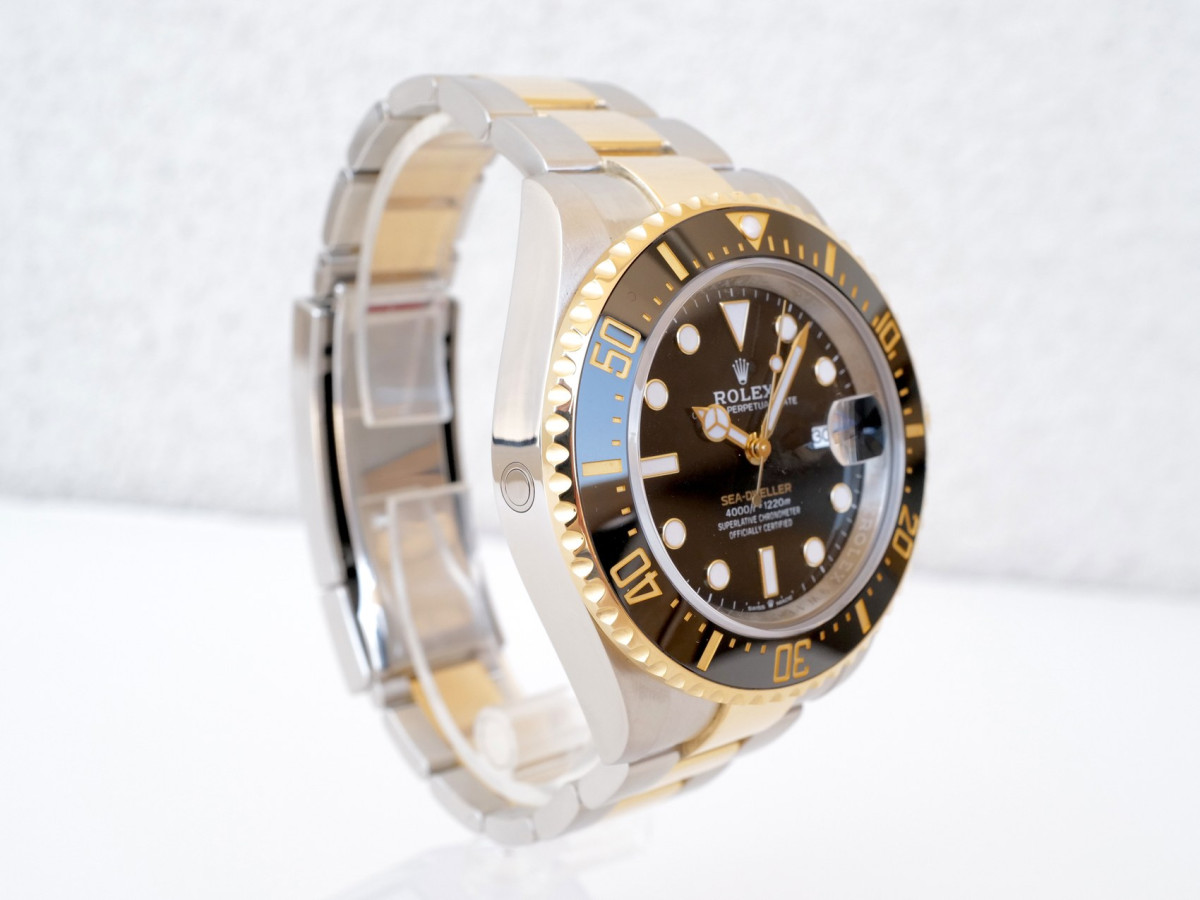 Швейцарський годинник Rolex Sea-Dweller Steel 18K Yellow Gold 43 (2023)