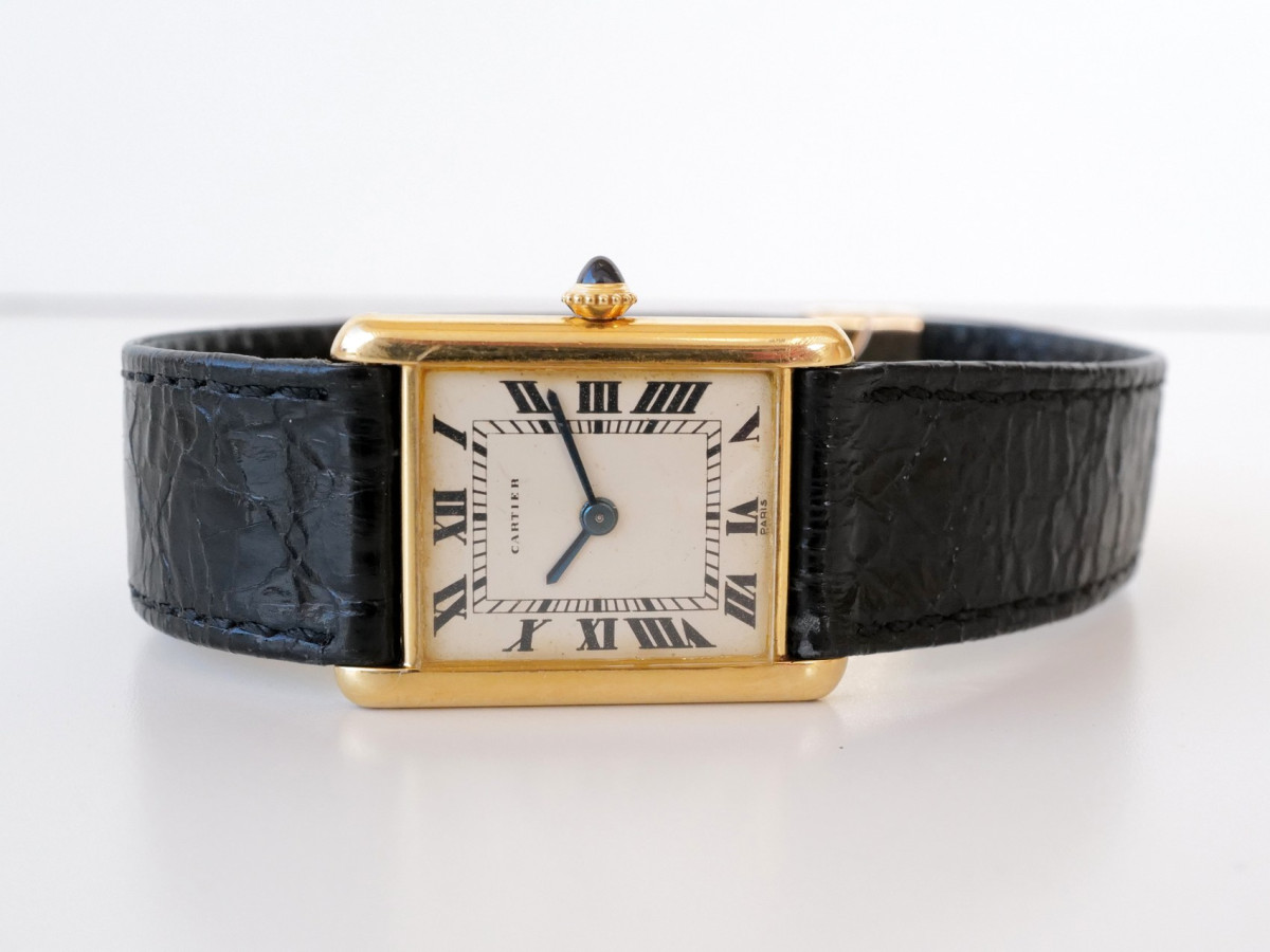 Швейцарские часы Cartier Paris Tank Louis Extra-Plate Manual Wind 18K Yellow Gold