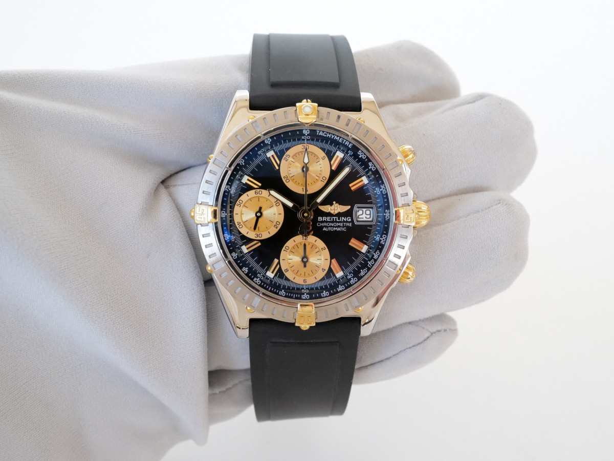 Швейцарський годинник Breitling Chronomat Windrider 39