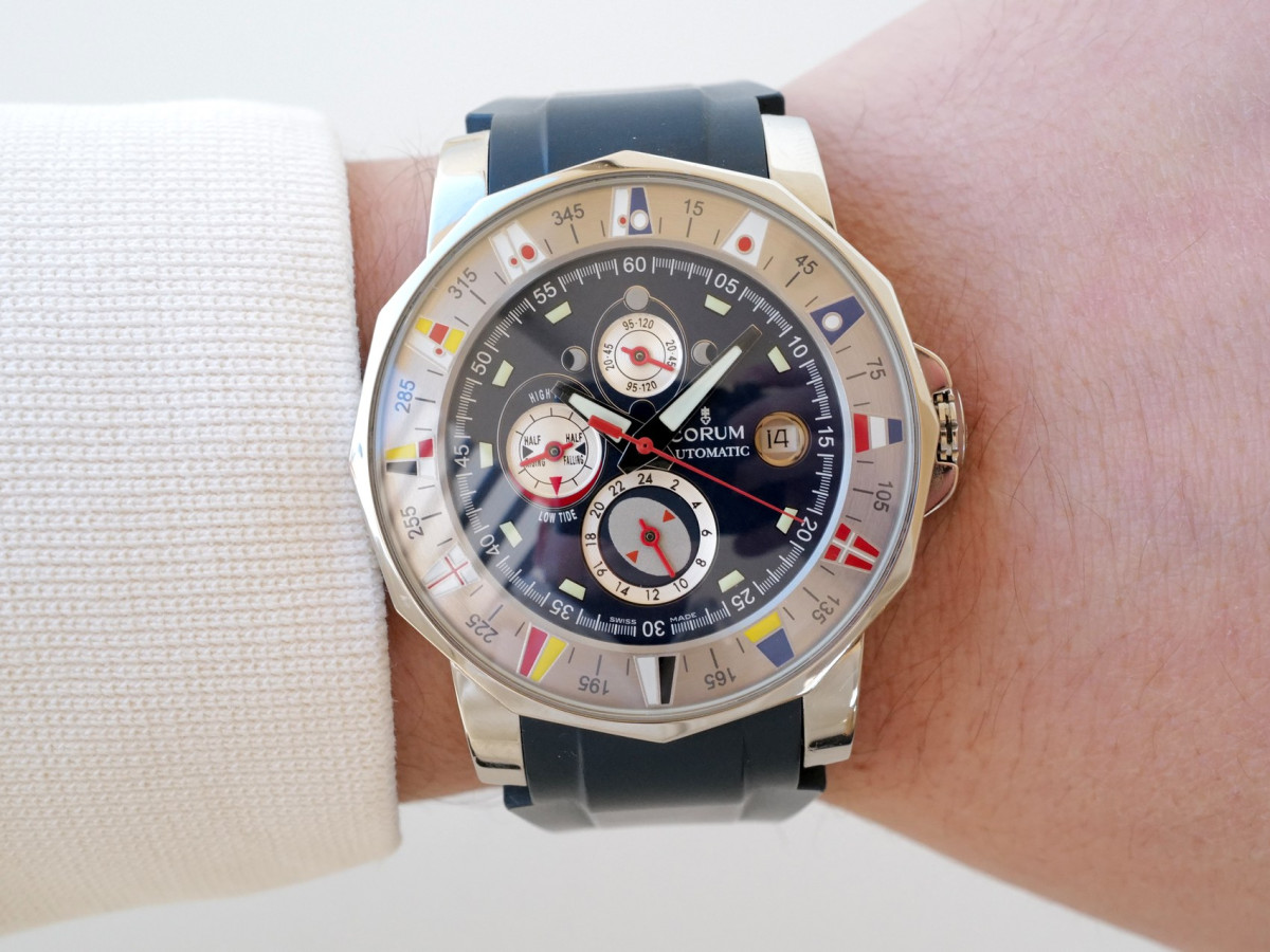 Швейцарський годинник Corum Admiral Cup Tides 44 Blue Dial