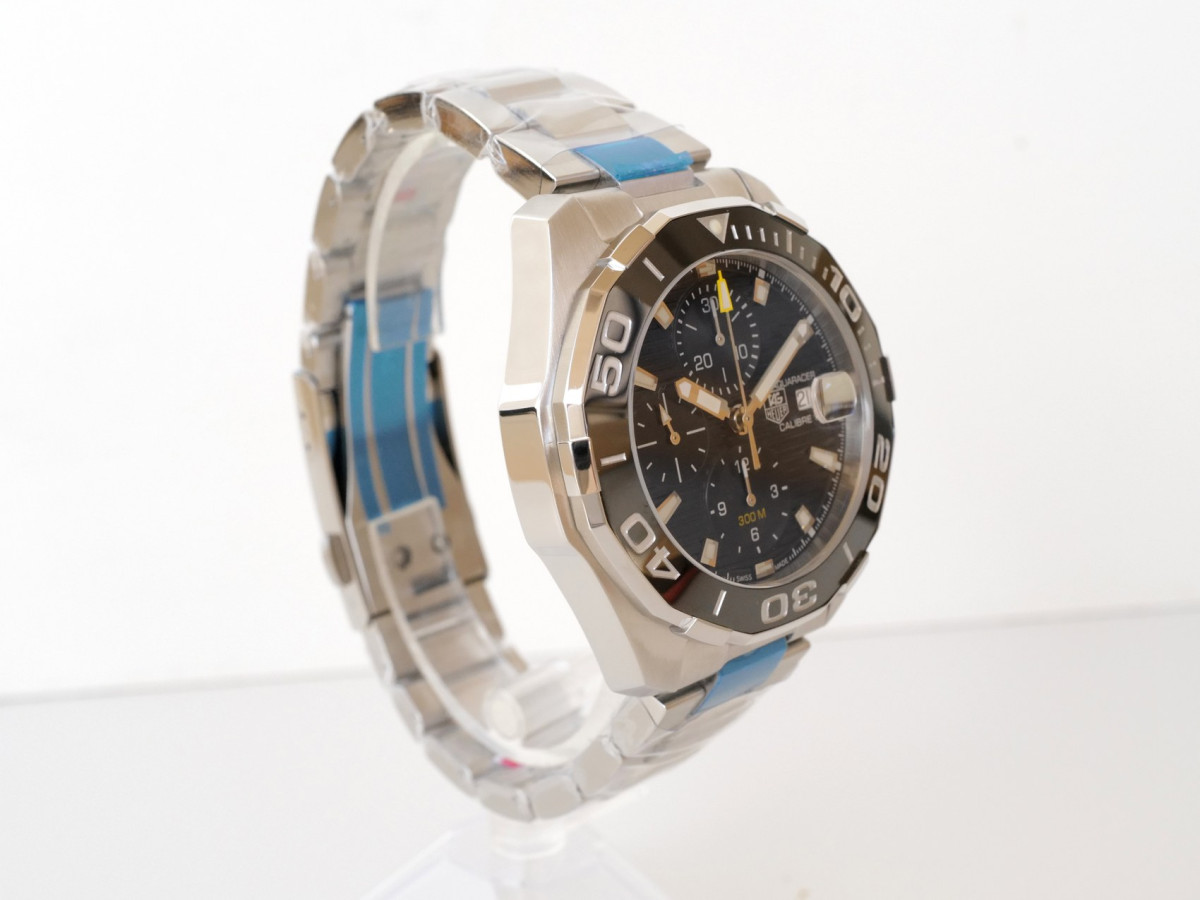 Швейцарський годинник TAG Heuer Aquaracer 300M Calibre 16 Chronograph Ceramic Black Dial 43
