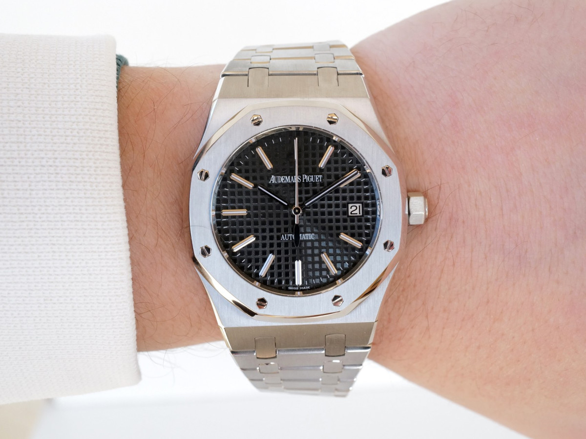 Швейцарський годинник Audemars Piguet Royal Oak Automatic Black Dial 39