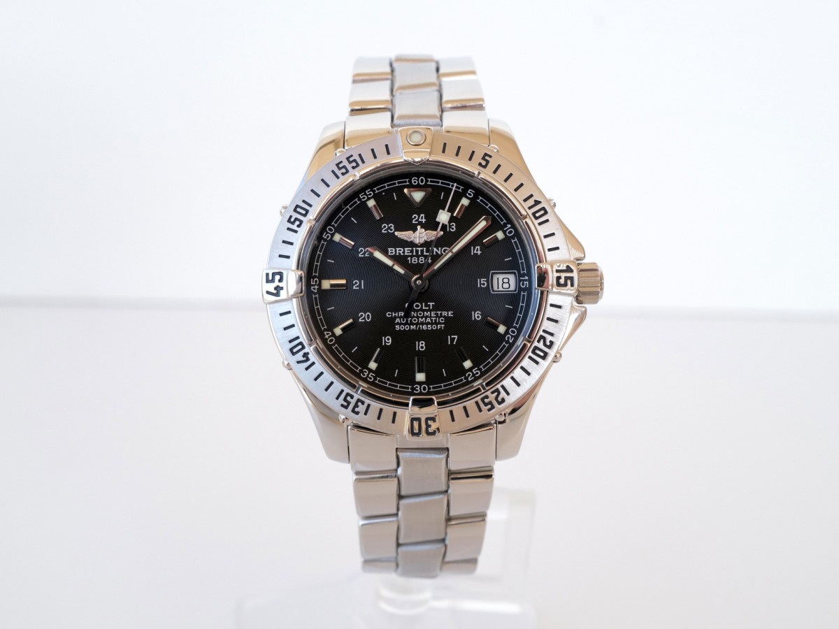 Швейцарские часы Breitling Colt Automatic Black Dial 38
