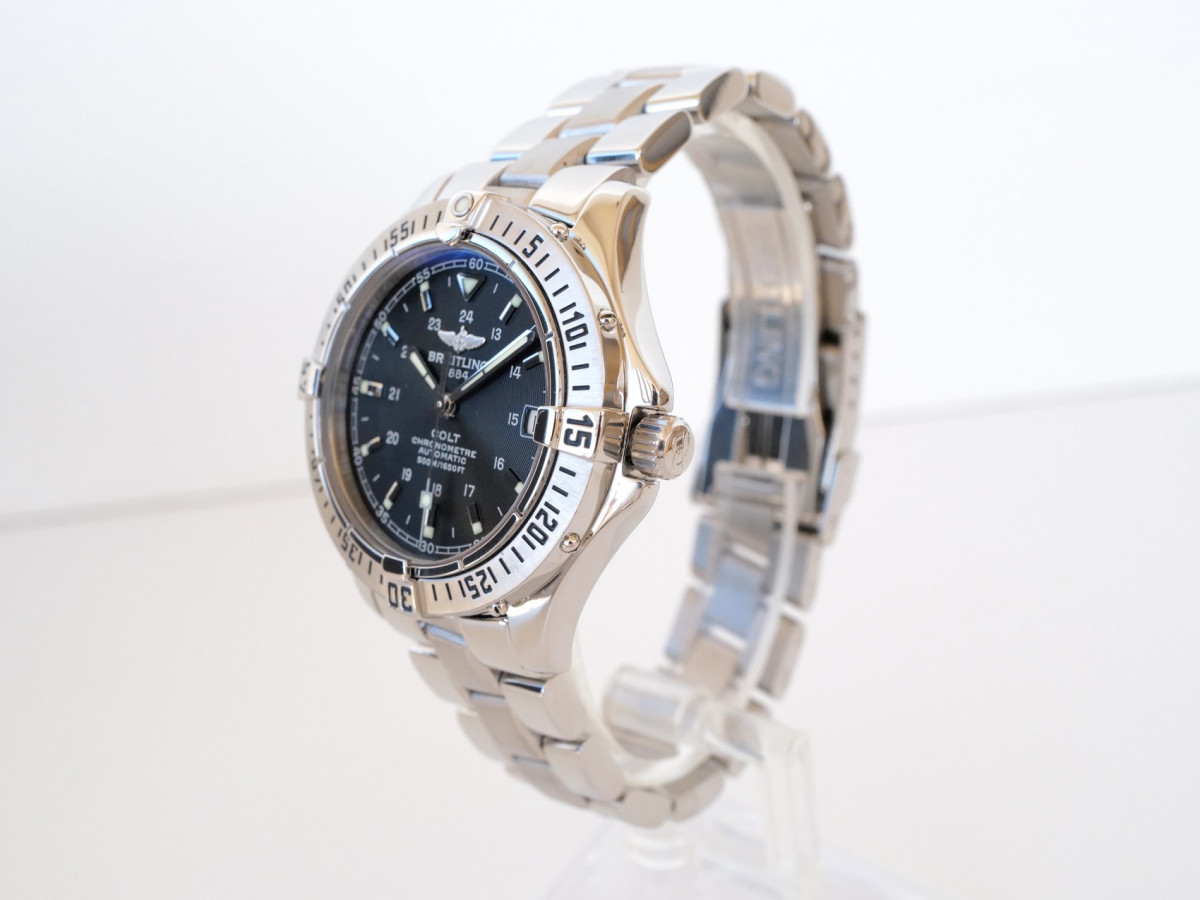 Швейцарские часы Breitling Colt Automatic Black Dial 38