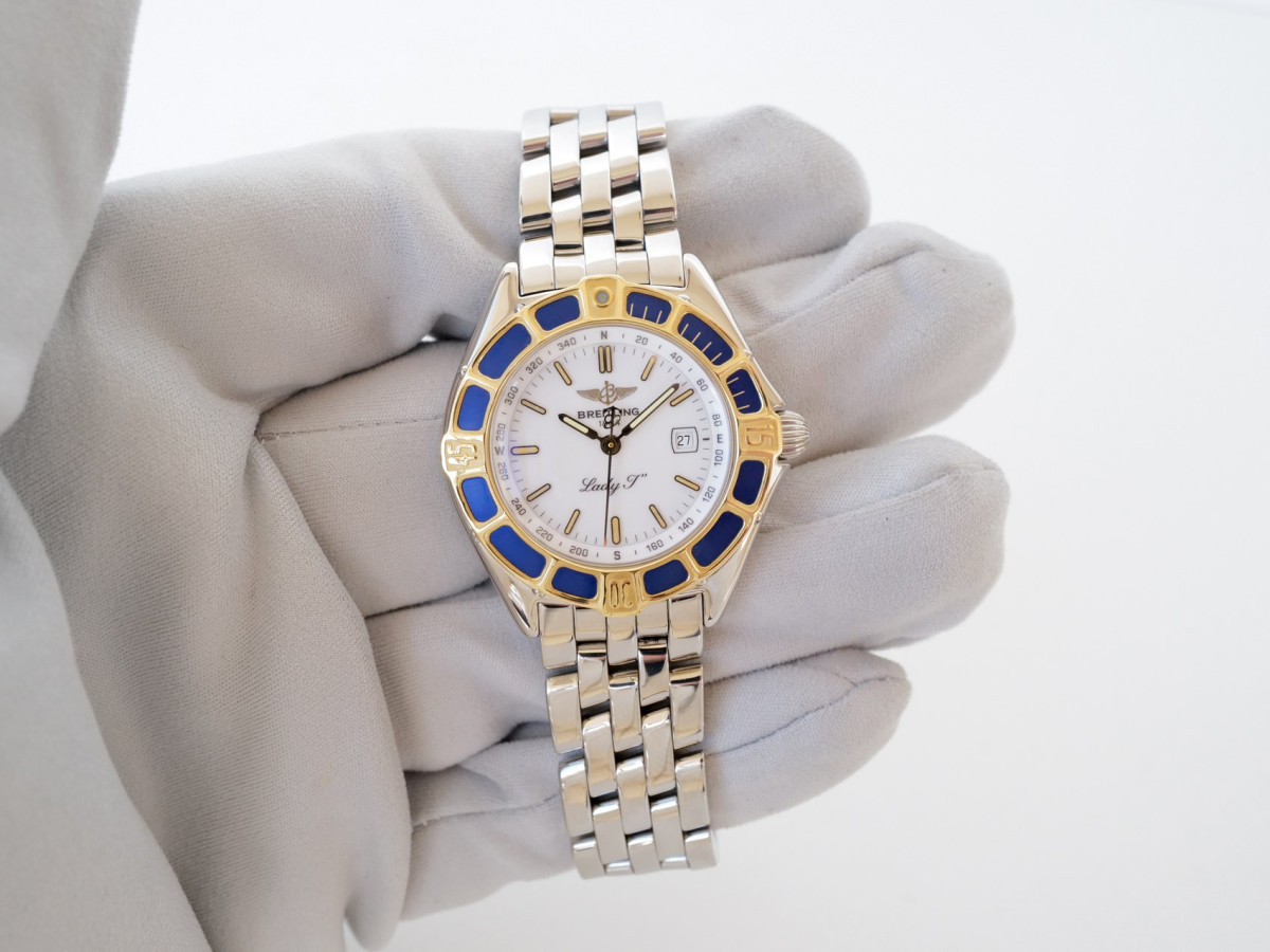 Швейцарские часы Breitling J Class Lady 31