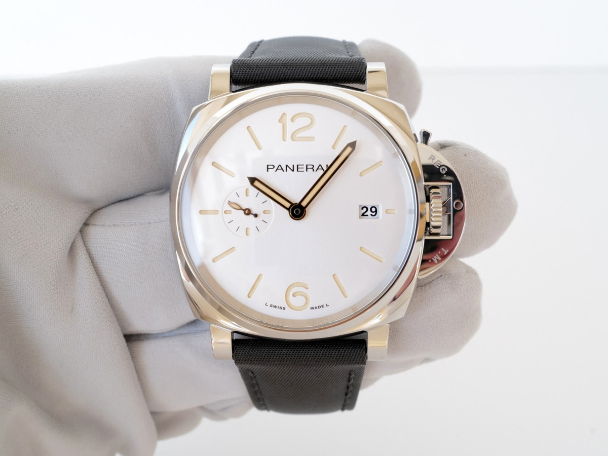 Швейцарские часы Panerai Luminor Due Prada Re-Nylon 42