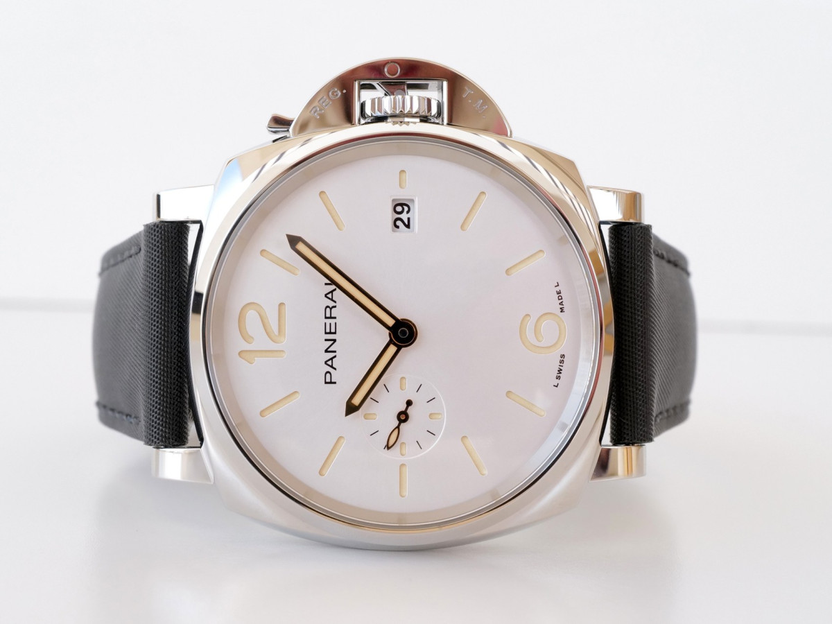 Швейцарские часы Panerai Luminor Due Prada Re-Nylon 42