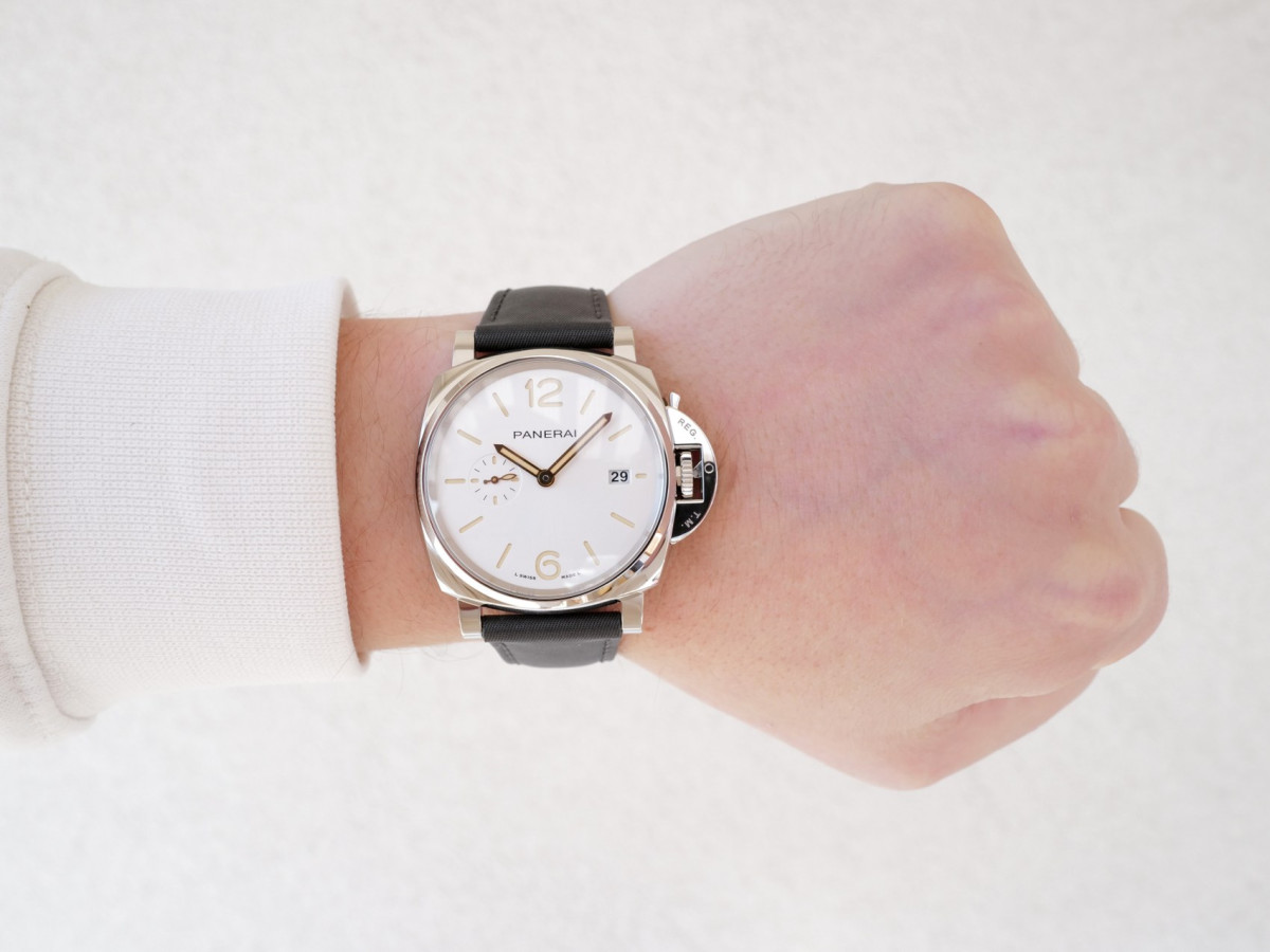 Швейцарские часы Panerai Luminor Due Prada Re-Nylon 42