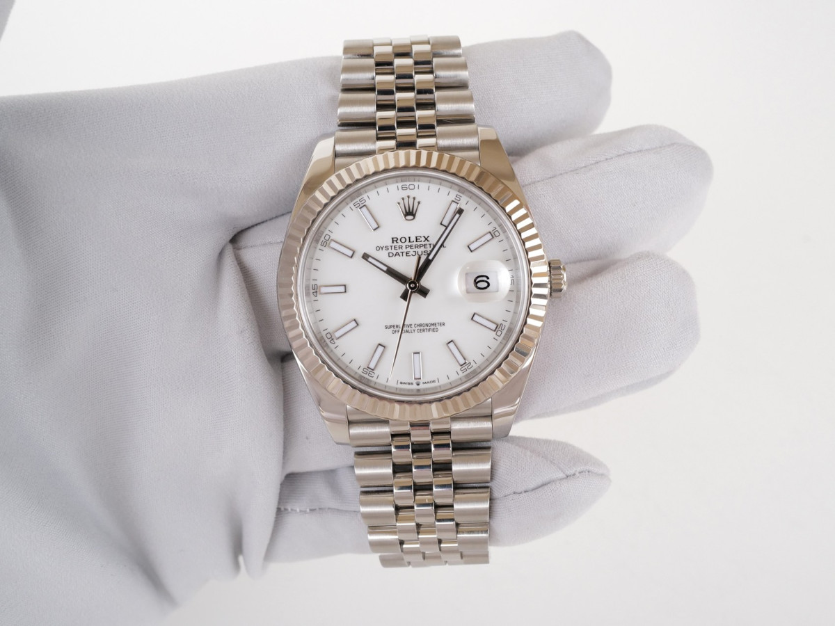 Швейцарские часы Rolex Datejust 41 White Dial Jubilee (2024)