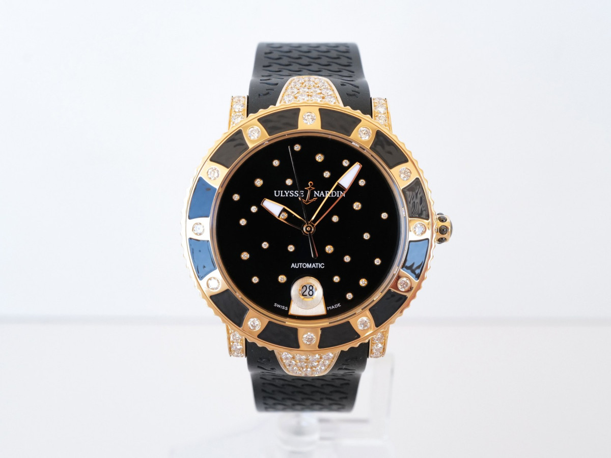 Швейцарские часы Ulysse Nardin Lady Diver Starry Night 18K Rose Gold Diamond Black Dial 40