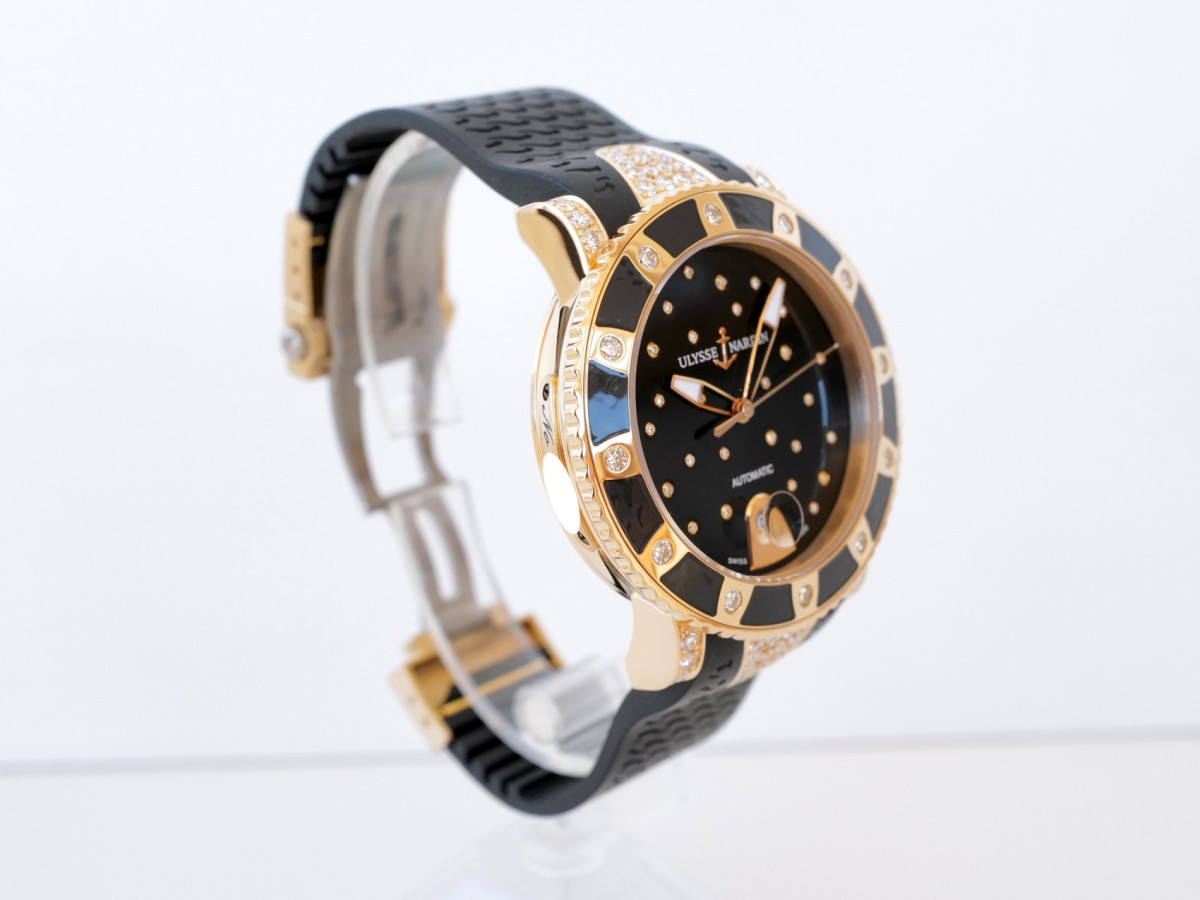 Швейцарские часы Ulysse Nardin Lady Diver Starry Night 18K Rose Gold Diamond Black Dial 40