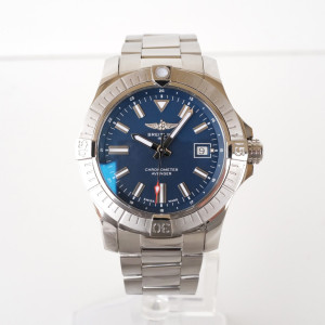 Швейцарський годинник Breitling Avenger Automatic Blue Dial 43