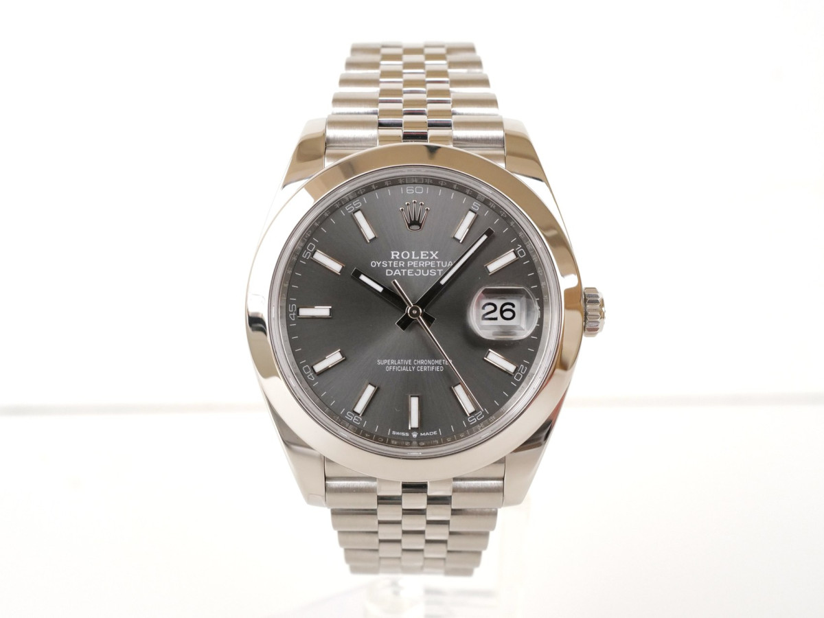 Швейцарський годинник Rolex Datejust 41 Rhodium Dial Domed Bezel Jubilee Bracelet (2025)