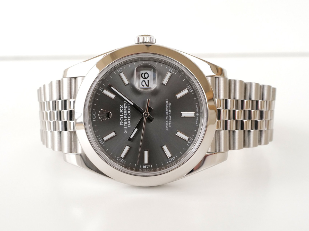 Швейцарський годинник Rolex Datejust 41 Rhodium Dial Domed Bezel Jubilee Bracelet (2025)