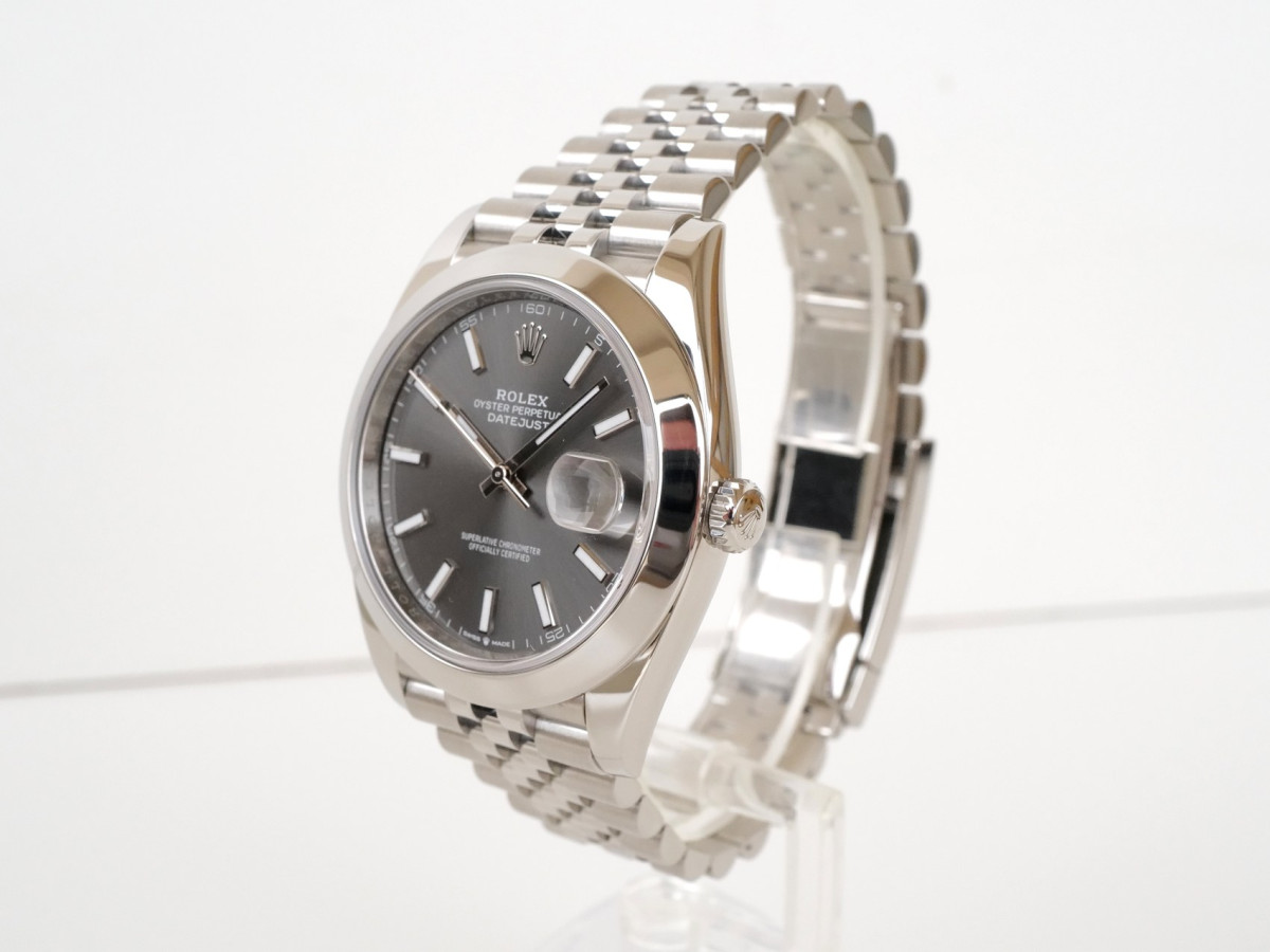 Швейцарський годинник Rolex Datejust 41 Rhodium Dial Domed Bezel Jubilee Bracelet (2025)