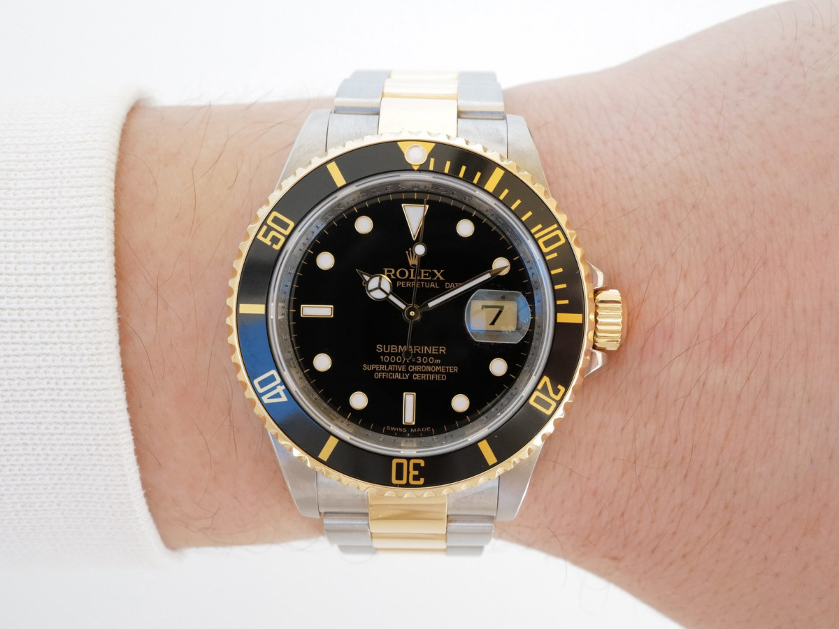 Swiss watch Rolex Submariner Date Black Dial Steel 18K Yellow Gold 40