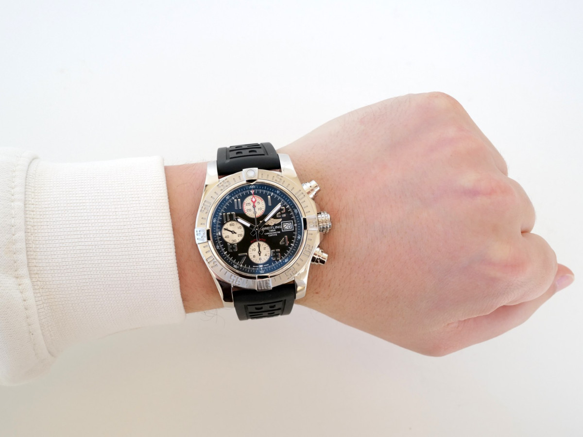 Swiss watch Breitling Avenger II Chronograph Black Dial Automatic 43