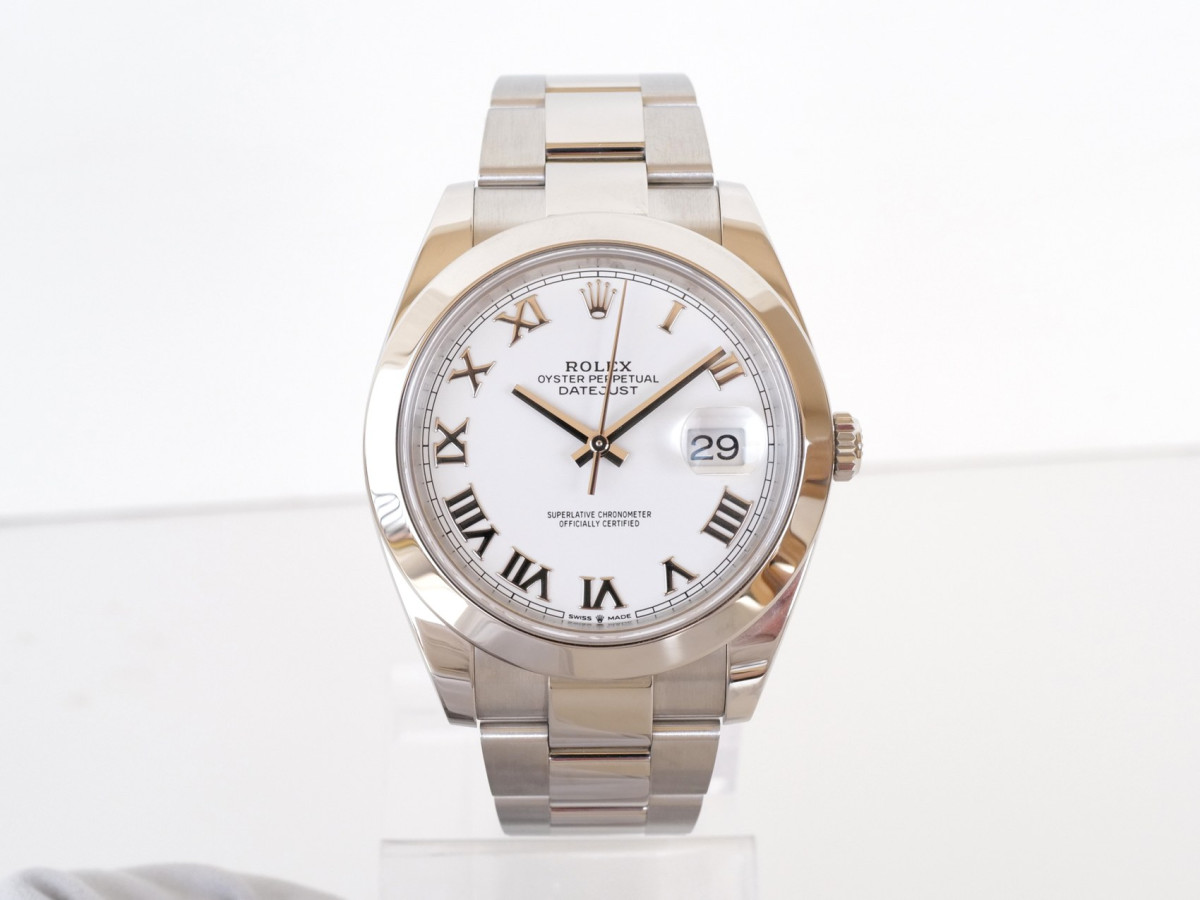 Swiss watch Rolex Datejust 41 White Romans Dial Domed Bezel Oyster Bracelet