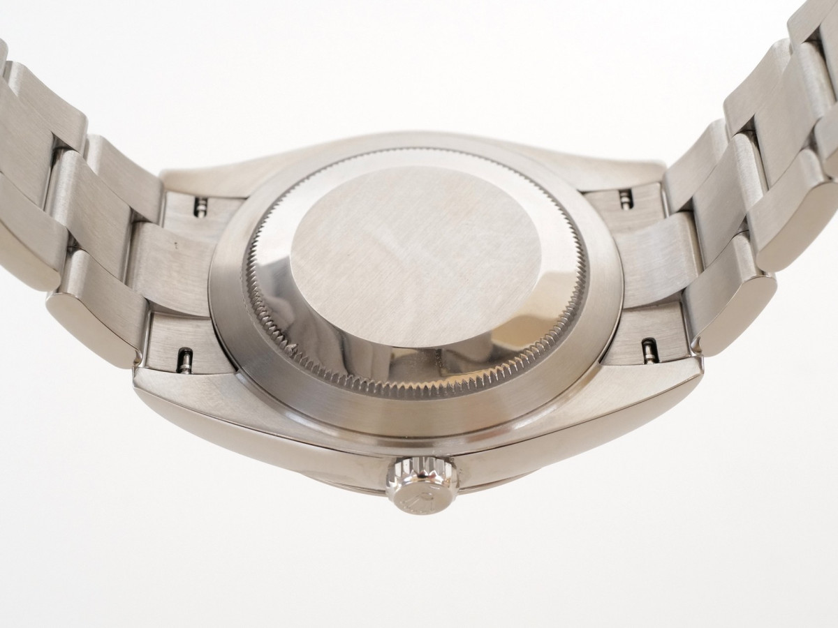 Swiss watch Rolex Datejust 41 White Romans Dial Domed Bezel Oyster Bracelet