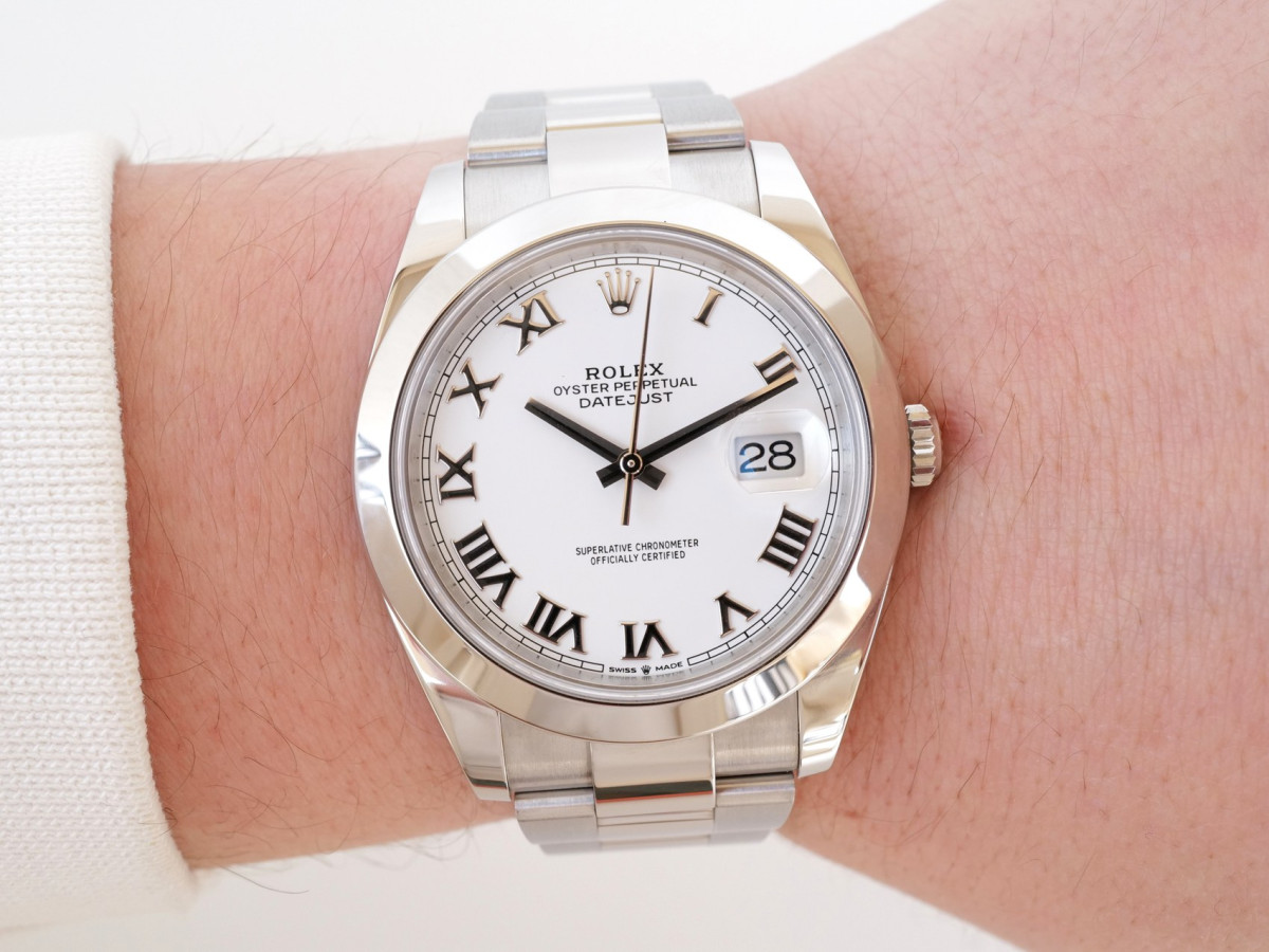 Swiss watch Rolex Datejust 41 White Romans Dial Domed Bezel Oyster Bracelet