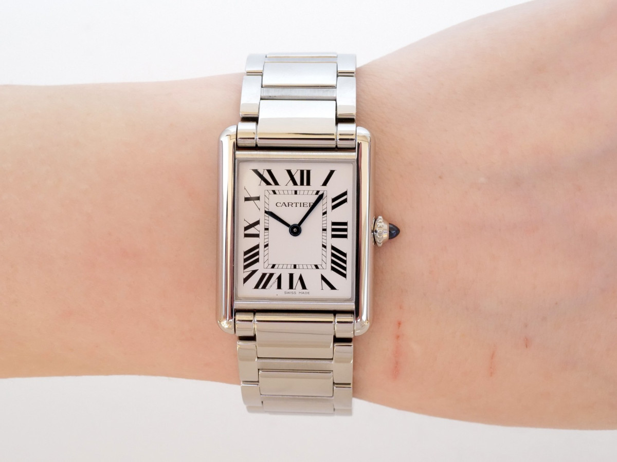 Швейцарские часы Cartier Tank Must Large Quartz