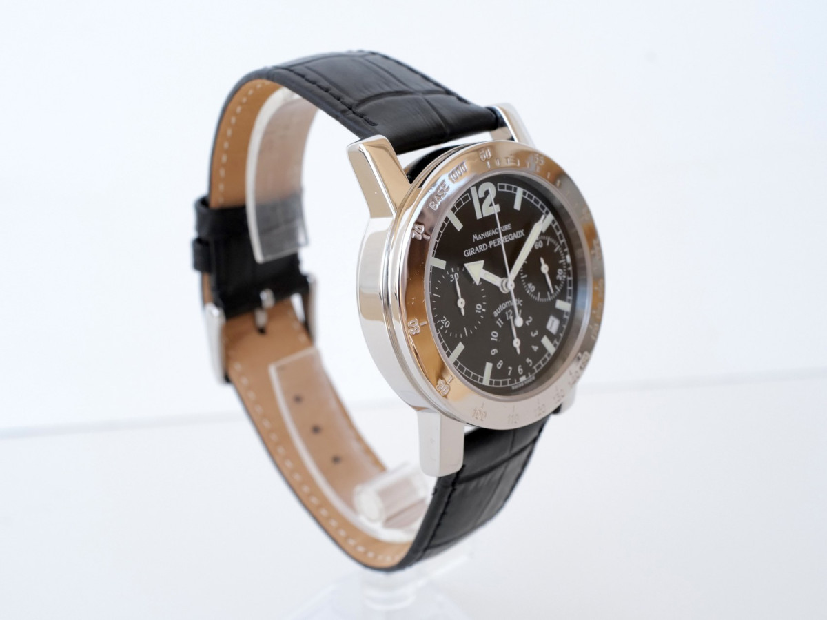 Швейцарские часы Girard-Perregaux Chronograph GP7000 38