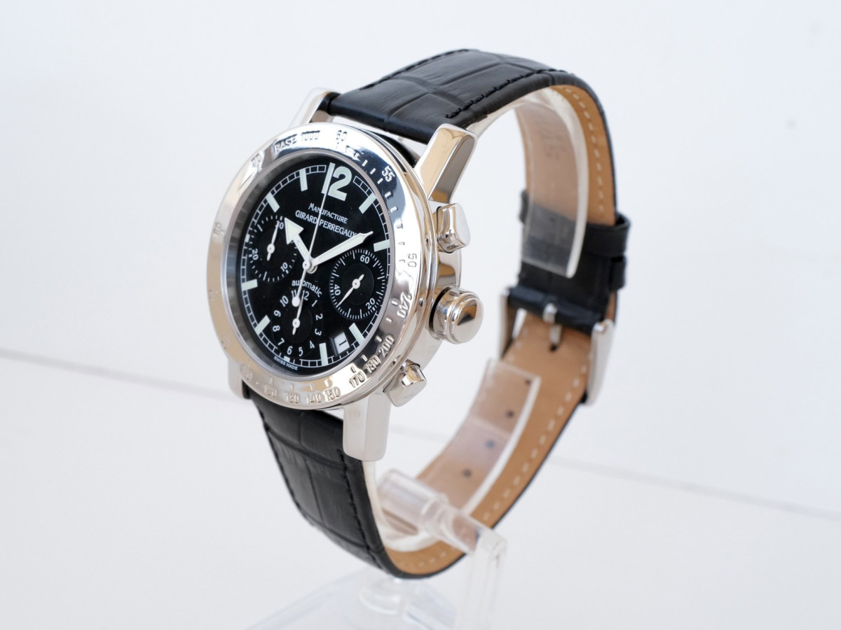 Швейцарские часы Girard-Perregaux Chronograph GP7000 38
